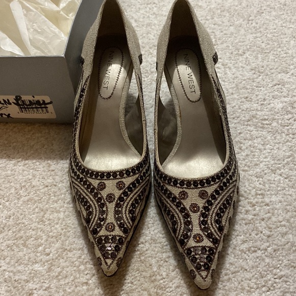 Nine West Low heel pointy toe - Picture 2 of 3